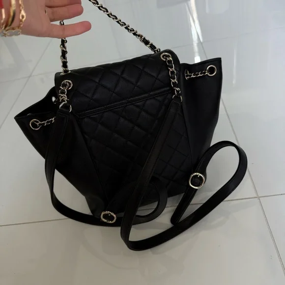 Chanel Black Quilted Women's Bag - Picture 3 of 4